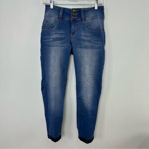 Royalty For Me Wanna Better Butt? Light Wash Cuffed Crop Jegging Size 8 Petite